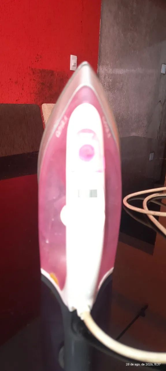 Ferro de passar roupa Britânia 110v funcionando perfeitamente  - Foto 2