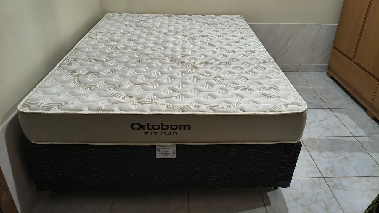 Vende-se cama box d casal