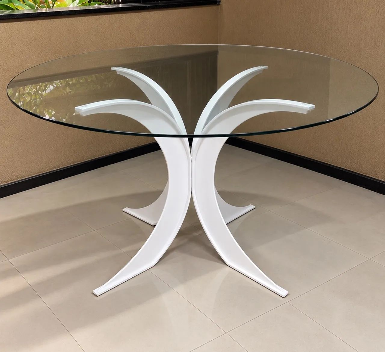 MESA DE VIDRO COM PE DE LAKA