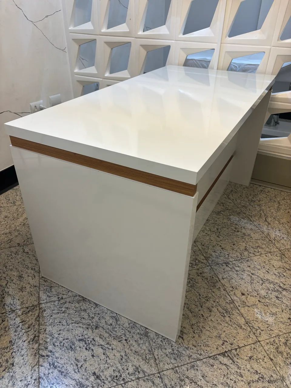 MESA DE ESCRITÓRIO/CONSULTORIO - Foto 3