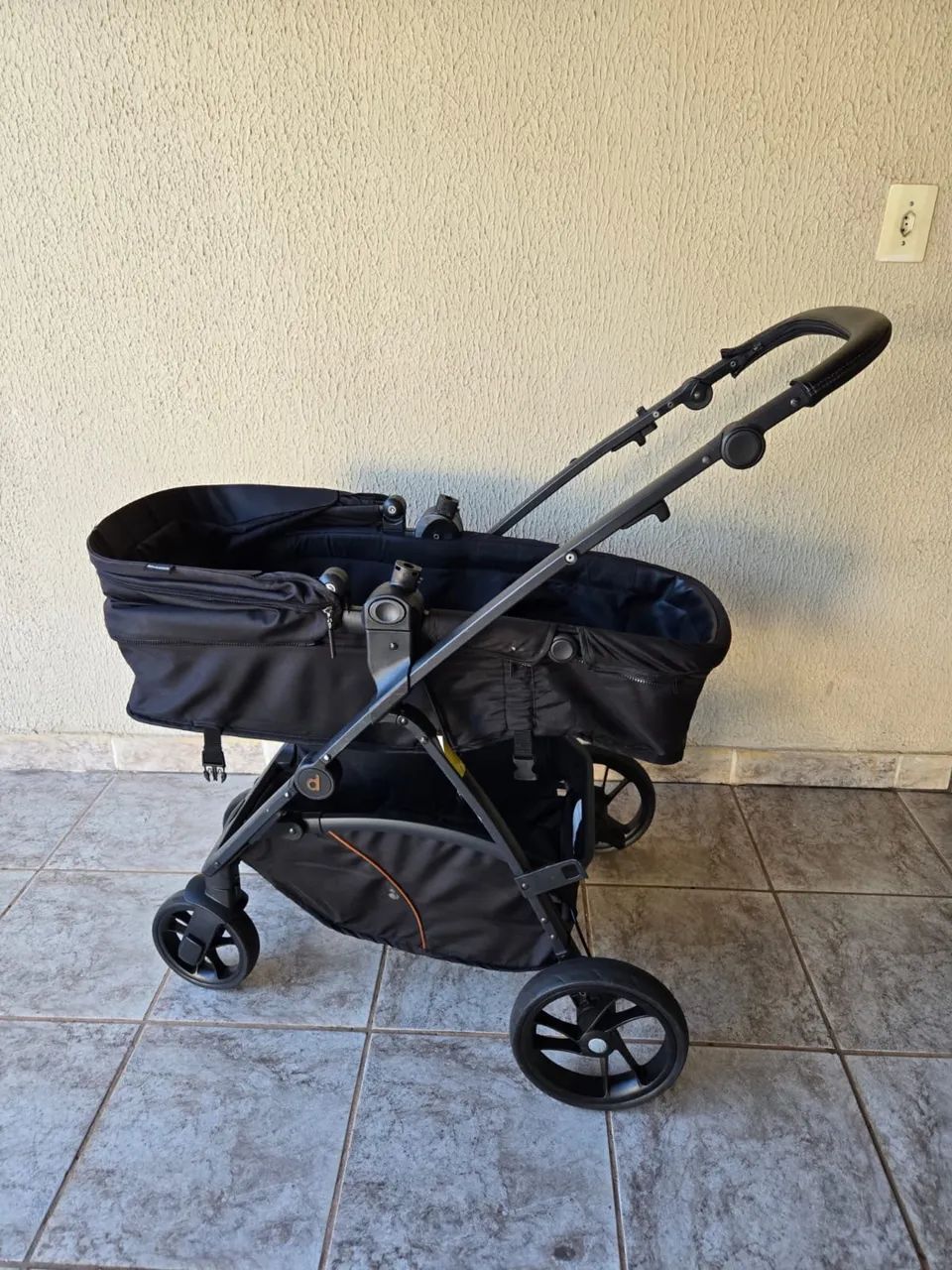 Carrinho de bebê e bebê conforto - Foto 4