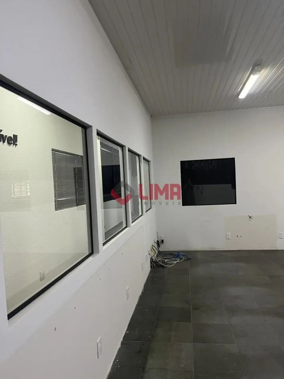 ÓTIMO SALÃO COMERCIAL (SOBRE - LOJA) COM 4 SALAS (COM DIVISÓRIAS DRY WALL) E COM 4 BANHEIR - Foto 3