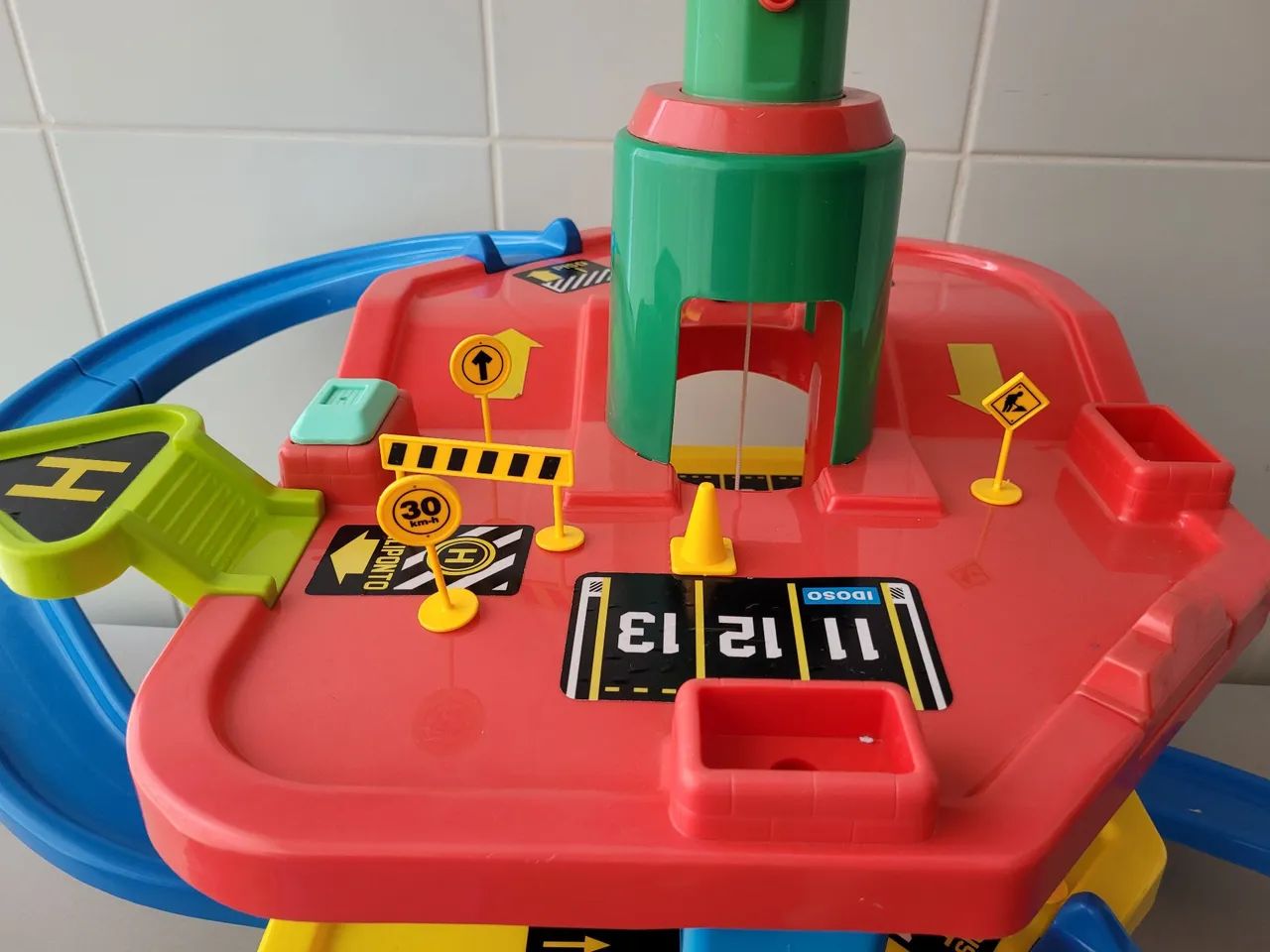 Brinquedo Posto Super Parking Pistas Elevador - Maptoy - Foto 6