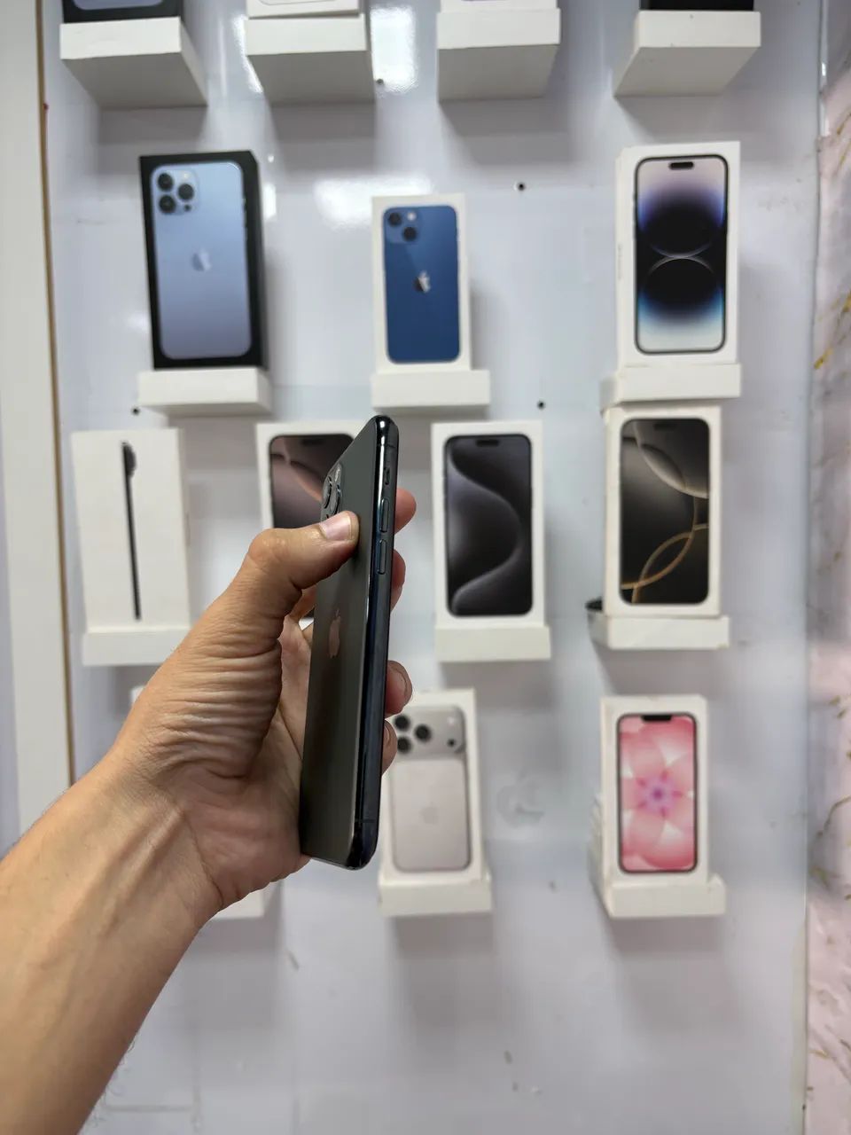 iPhone 11 Pro - 64GB ( VERDE ) TODO ORIGINAL!! - Foto 3