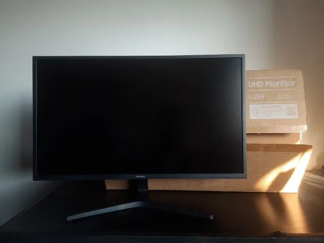 Monitor Samsung UJ59 32 4K UHD Excelente Estado 