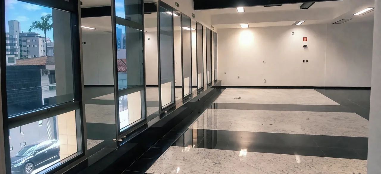 Construção com 400 m² priv. - residencial ou comercial, Agronômica - Florianópolis - Foto 2