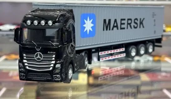 Vendo caminhão Mercedes Container Maersk 1:50 escala  