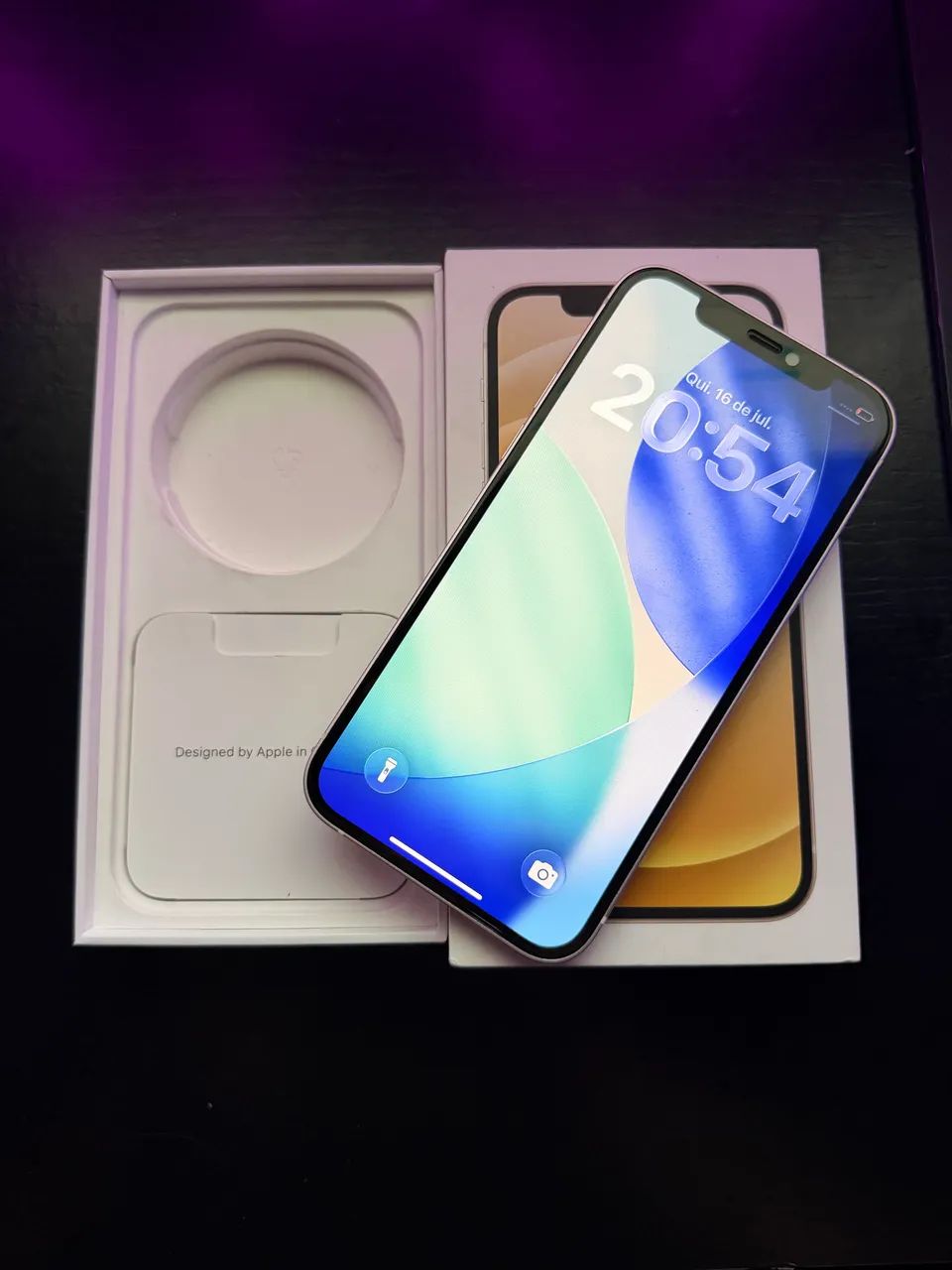 iPhone 12 em perfeito estado 
