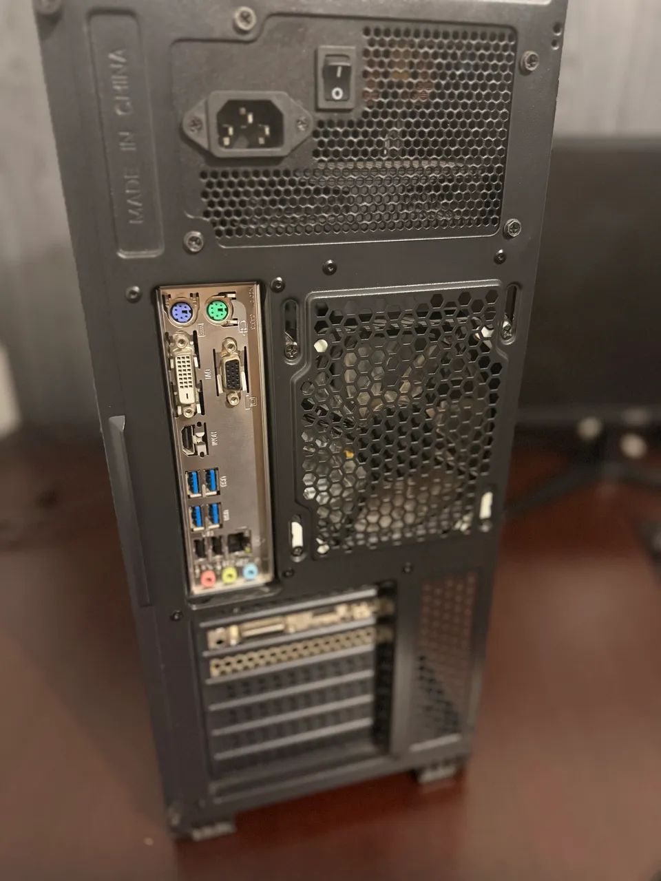 自作PC　RYZEN5 3500・8GB・128GB・GT520・WIN11 PC GAMER CORE RYZEN 5 3500X/ GTX 1660 6GB/ 16GB DDR4/ SSD 256GB