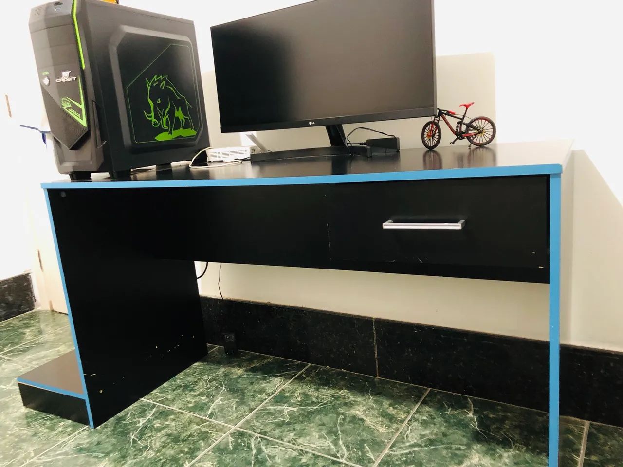 Mesa gamer preto com azul 200 - Foto 3