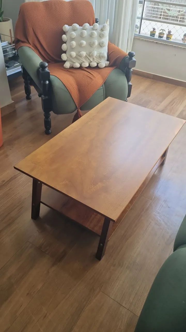 Mesa de centro madeira maciça! 7 dias de uso. 