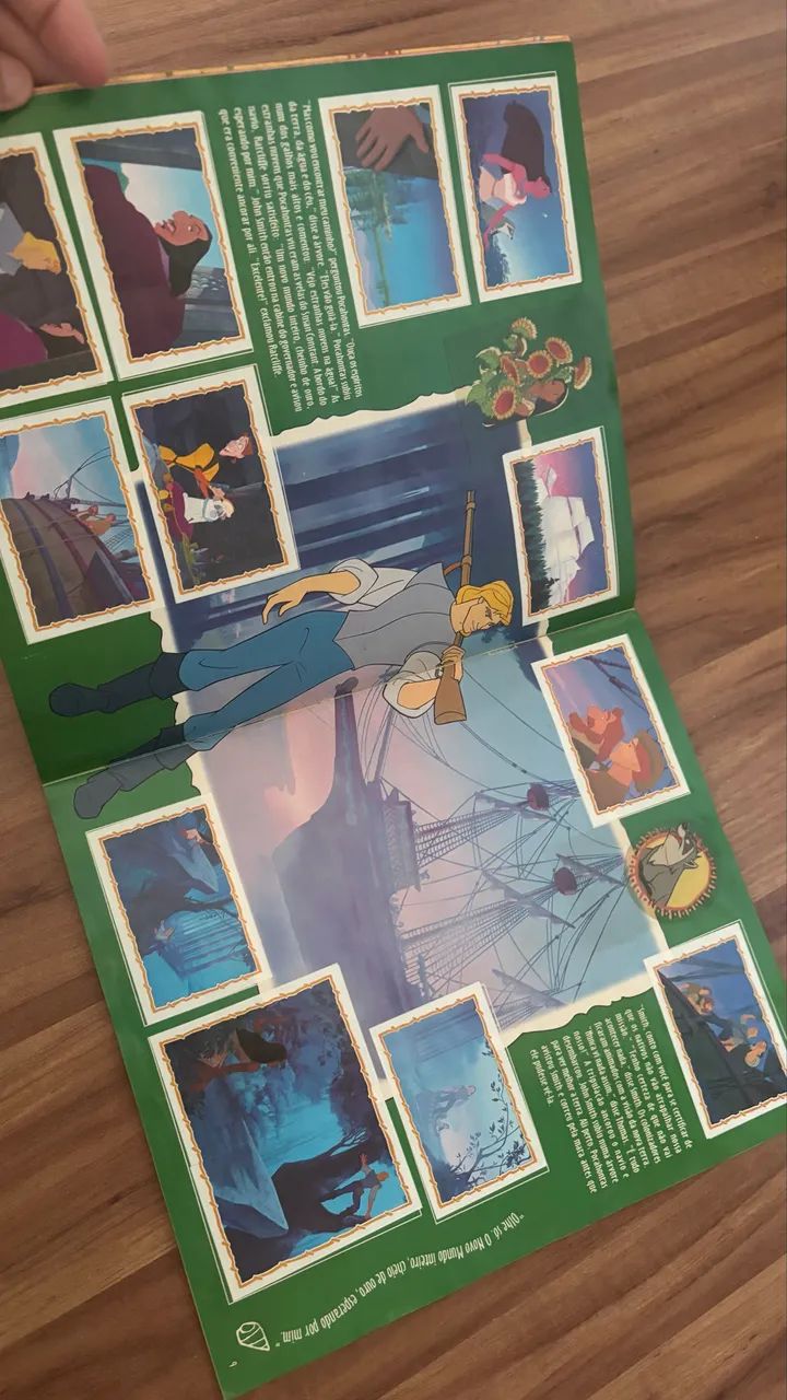 Album de figurinha panini pocahontas
