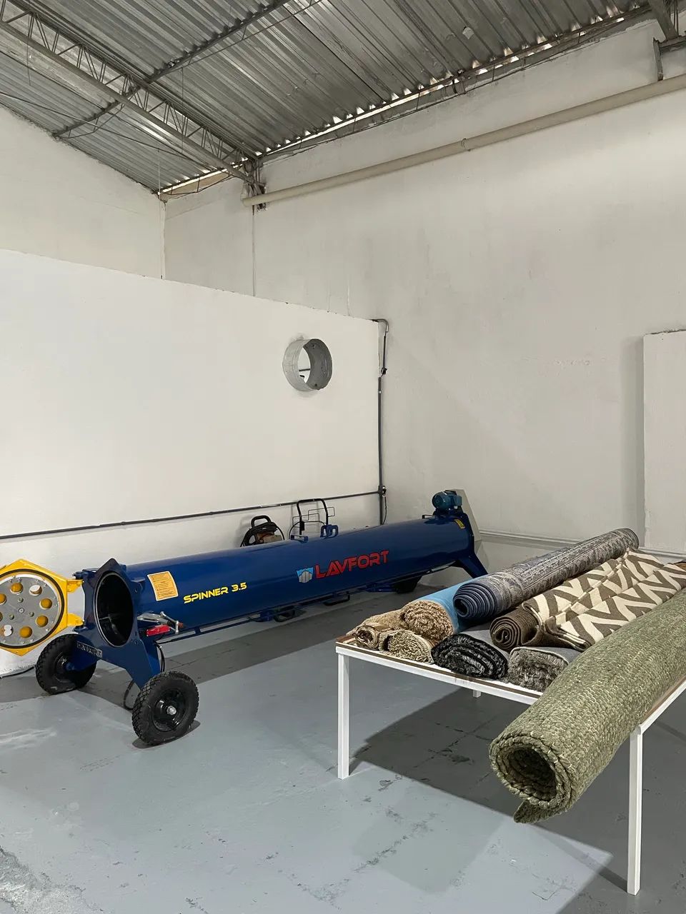 VAGA: LAVADOR DE TAPETES E ESTOFADOS - Foto 5