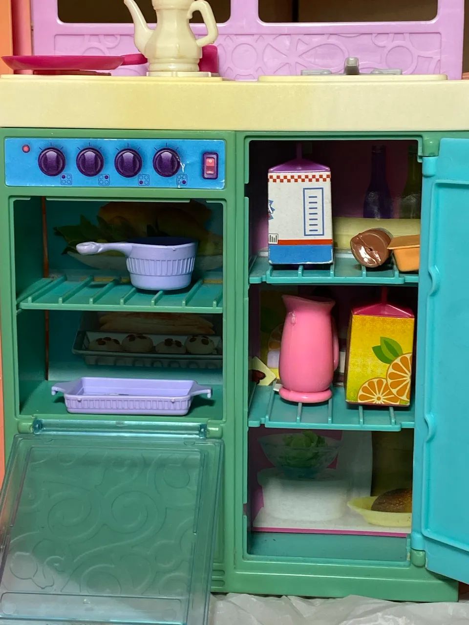 Casinha de férias da Barbie + 2 Barbies inclusas - Foto 2