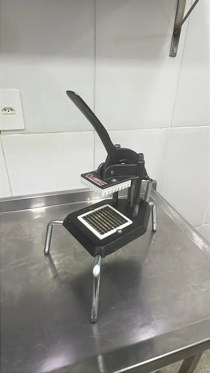 CORTADOR MANUAL DE BATATAS E LEGUMES VITALEX COM TRIPÉ