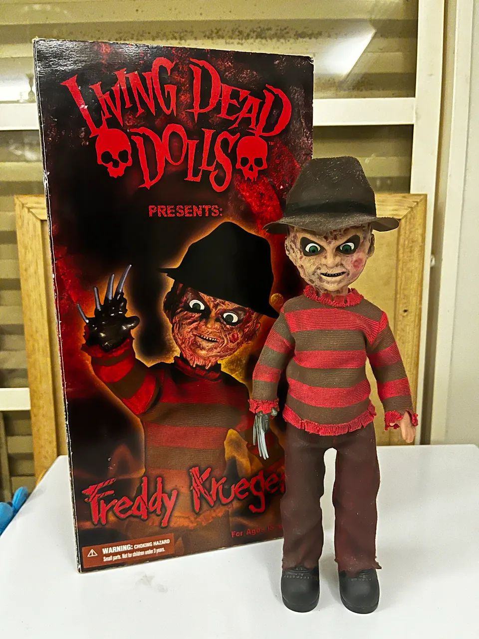 Boneco Freddy Krueger Living Dead Dolls Mezco 2009 Com Caixa - Foto 5