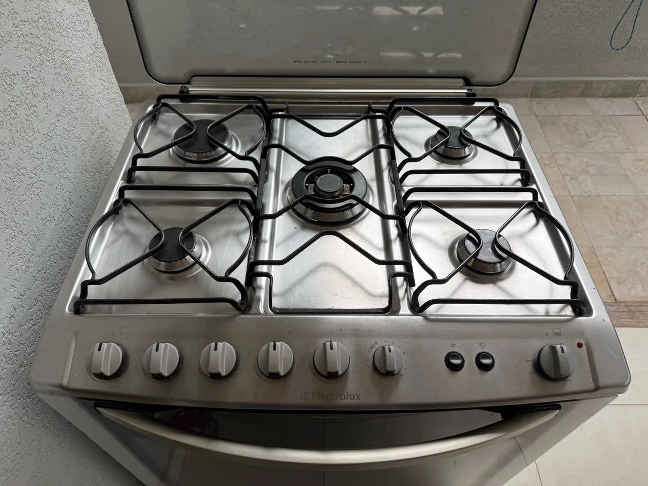 Fogão Electrolux 5 bocas com mesa inox e timer - Foto 2