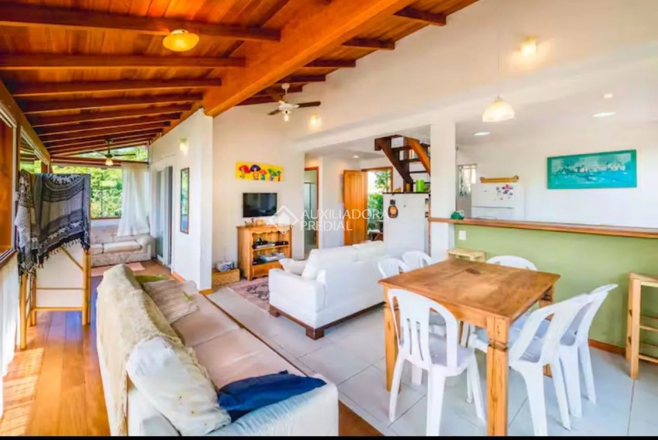 Casa de 3 dormitórios na Lagoa da Conceição - Foto 4