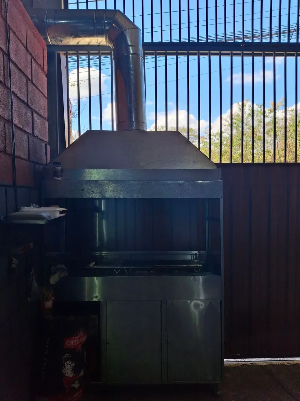 Churrasqueira com coifa ,completa  - Foto 3