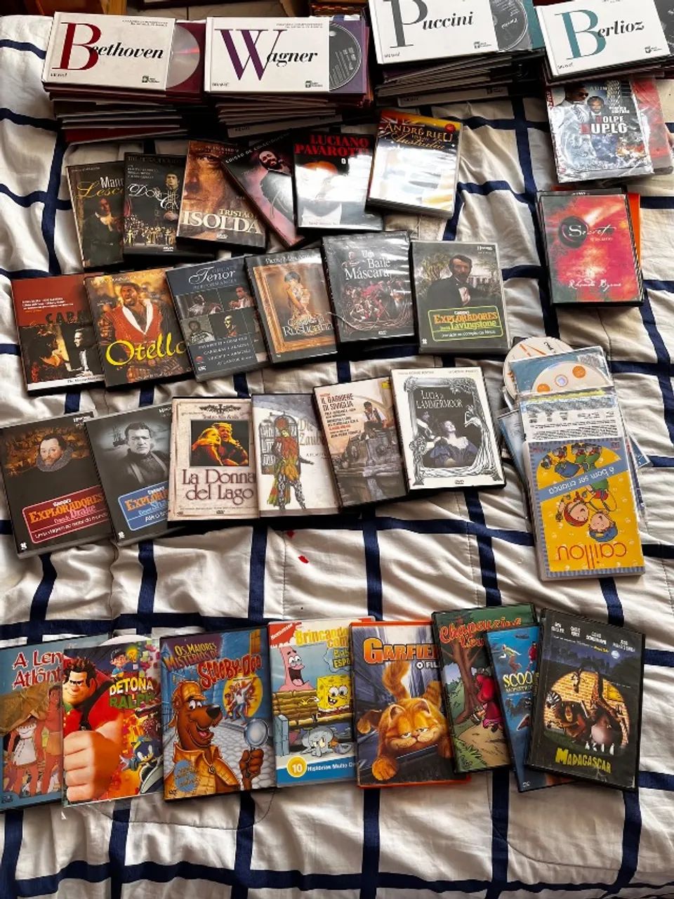 CDs DVDs
