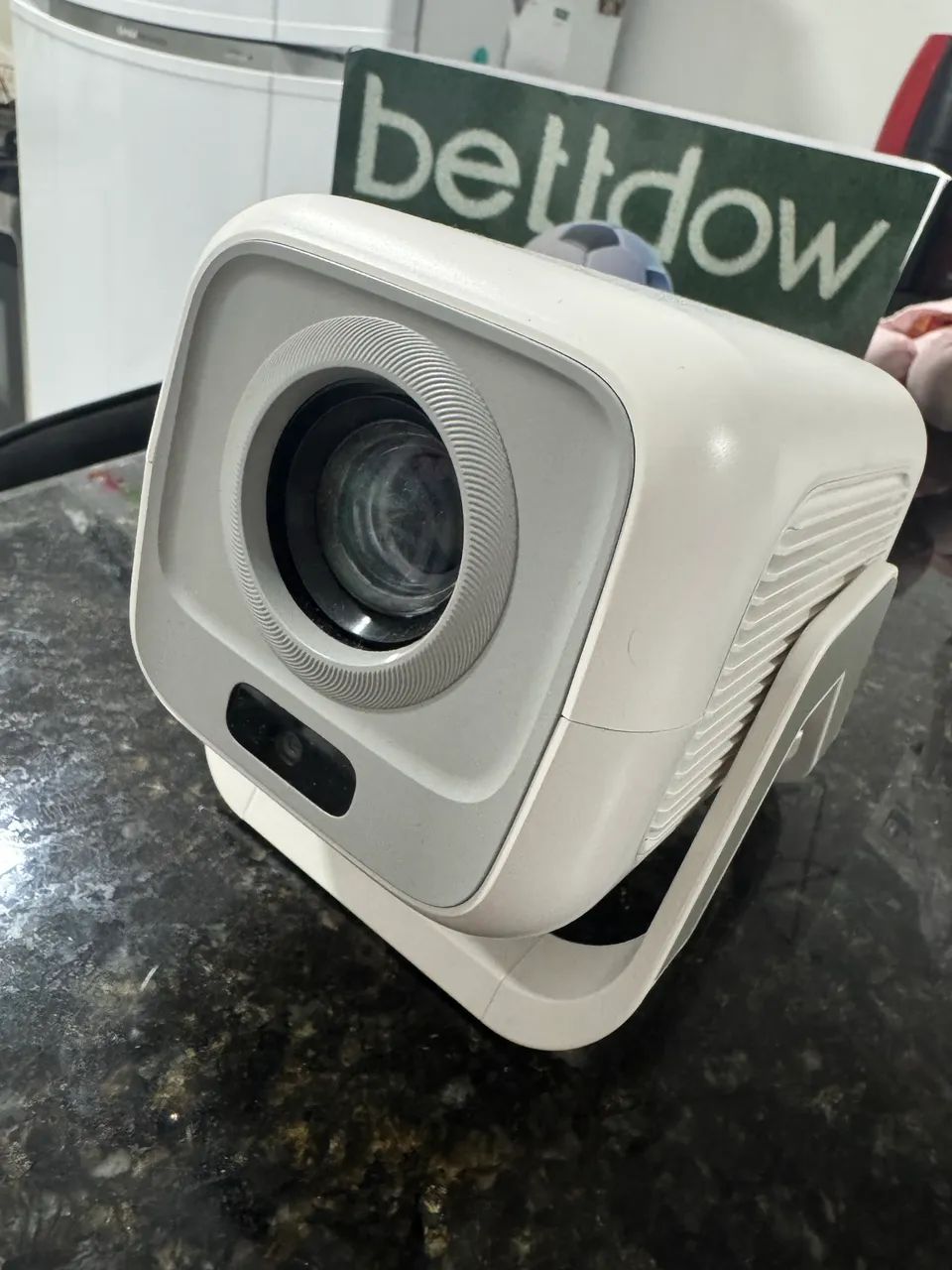 Vendo Projetor Beltdow AC1066
