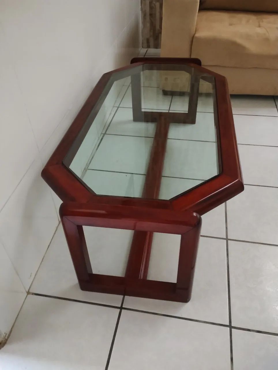 Mesa de centro madeira tampo de vidro - Foto 3