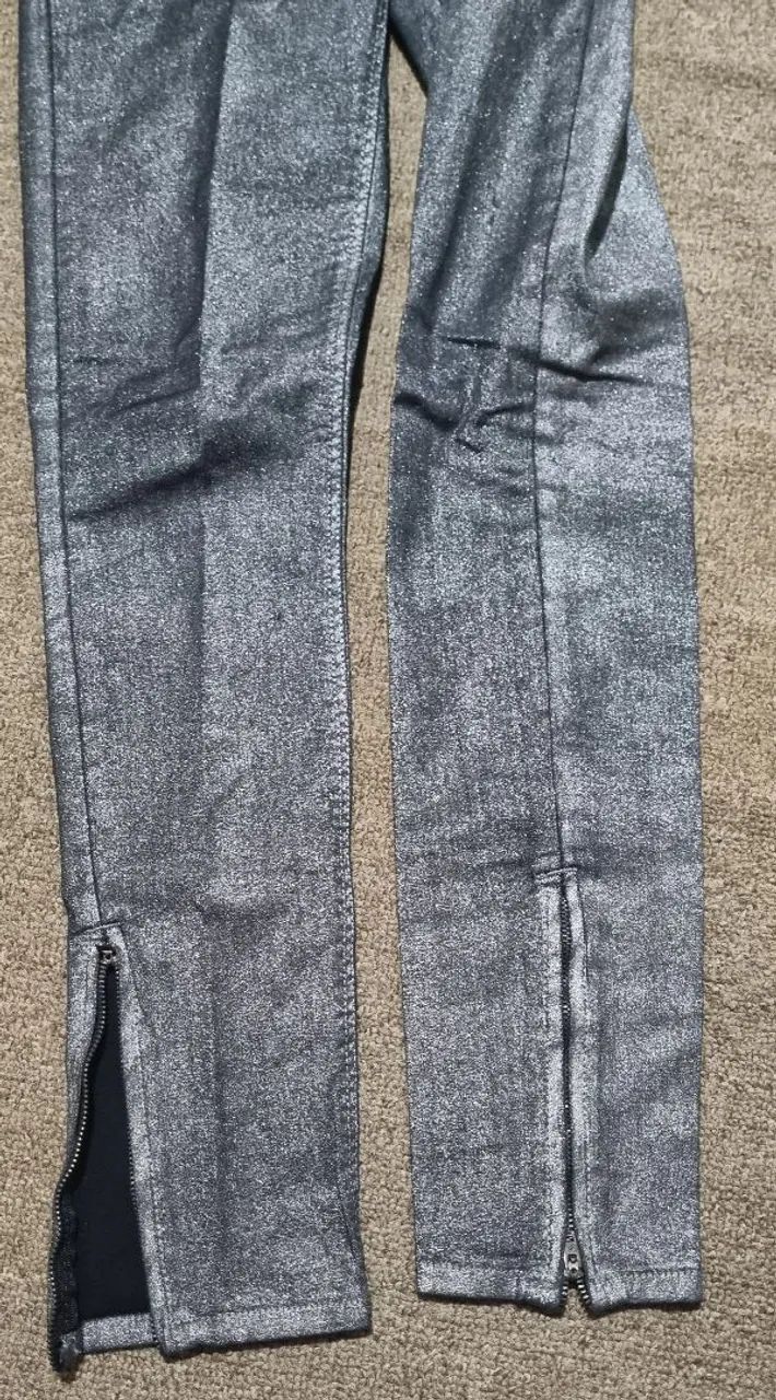 Calça zara 34 preta com brilho - Foto 2