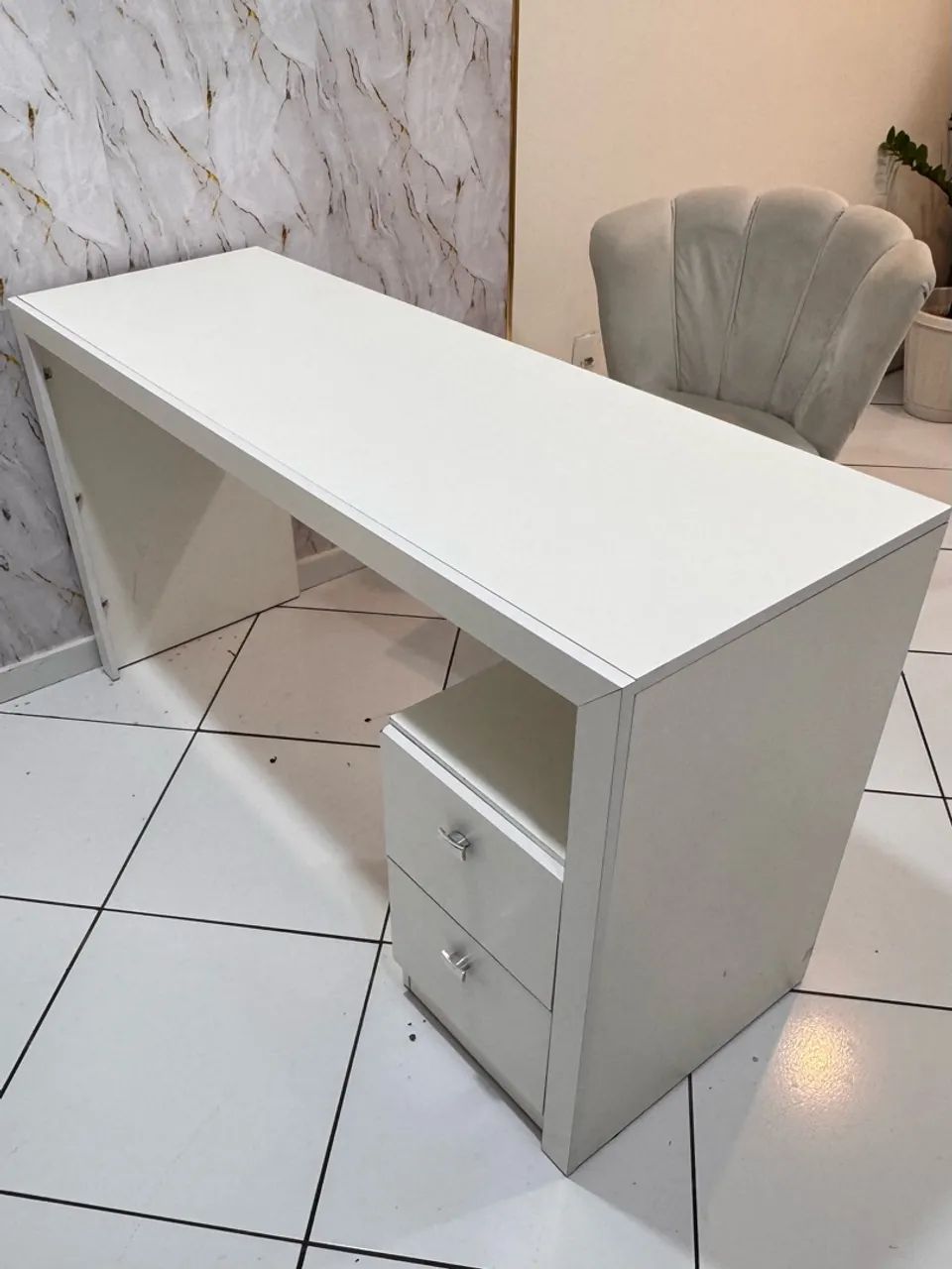 Mesa escrivaninha com 2 gavetas