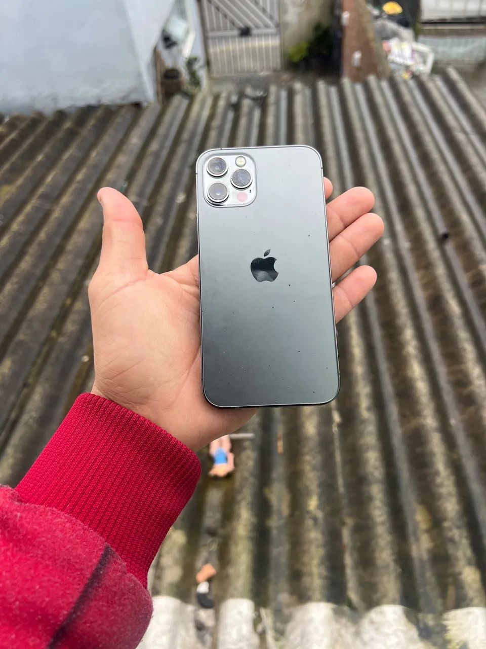 Vende-se iPhone 12 Pro semi novo