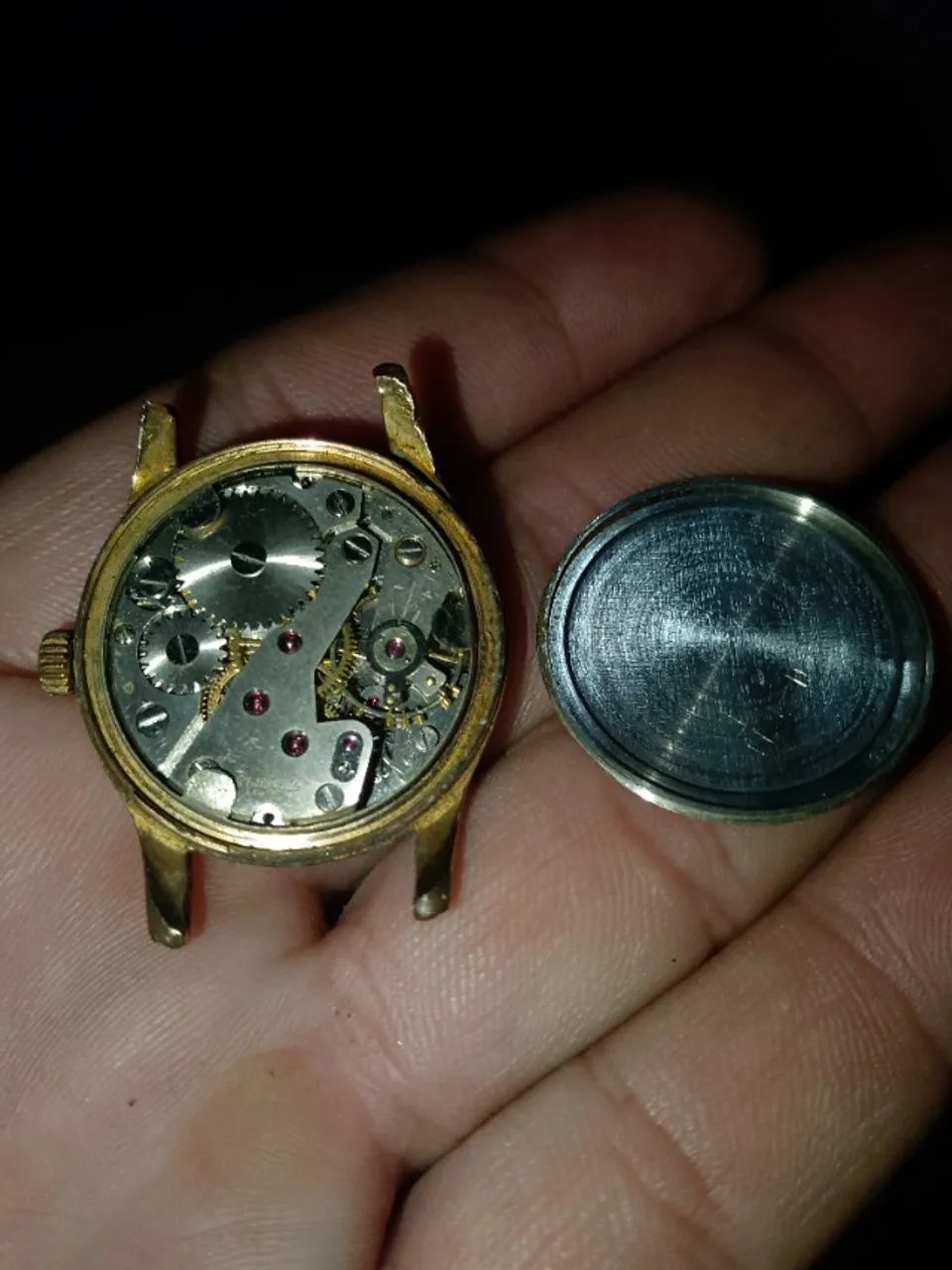 Sucata de relógio suíço com Corda manual e tom dourado. - Foto 3