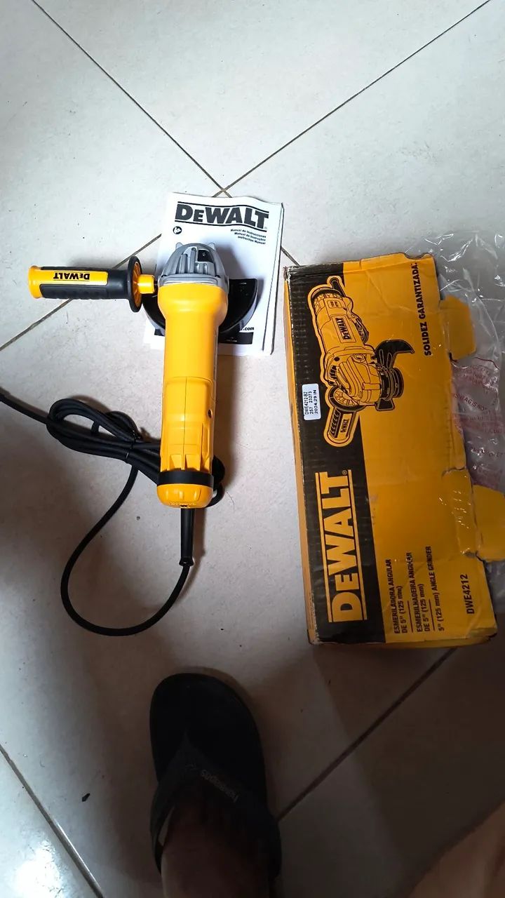 Esmerilhadeira angular DEWAlT  - Foto 2