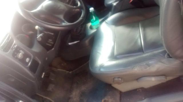 Vendo S10 tornado completa 2.8 turbo diesel 4x4 - Foto 2