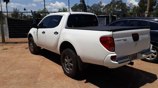 L200 Triton GLX 3.2 2014/2015 - Foto 19