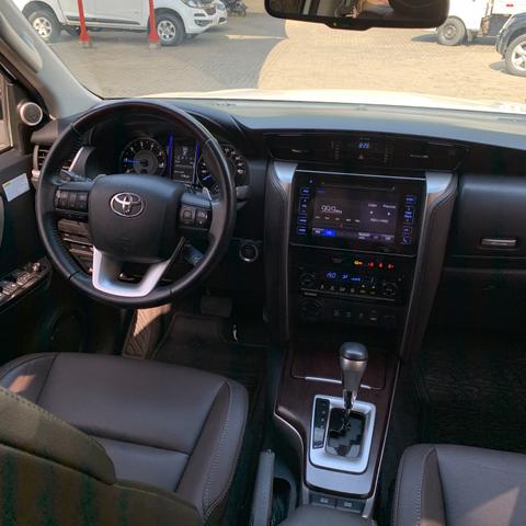 Toyota SW4 2017 7 lugares diesel - Foto 9