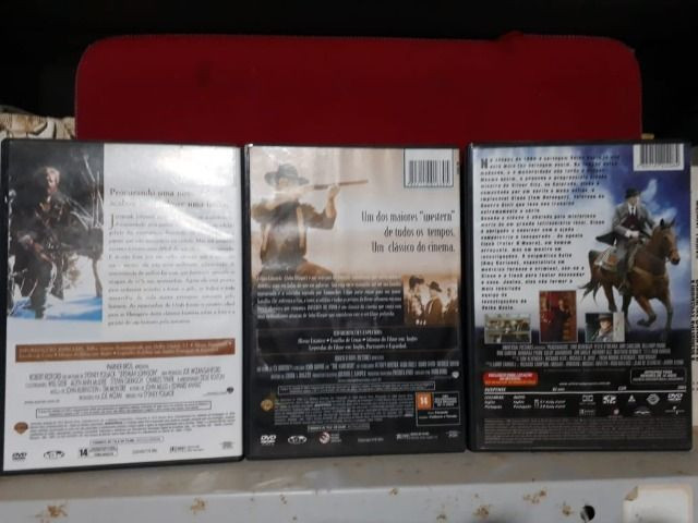3 DVDs com filmes Clássicos - Foto 2