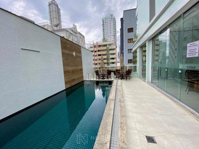 Apartamento andar alto com 3 Suítes 2 Vagas no Centro em Balneário Camboriú - Foto 10
