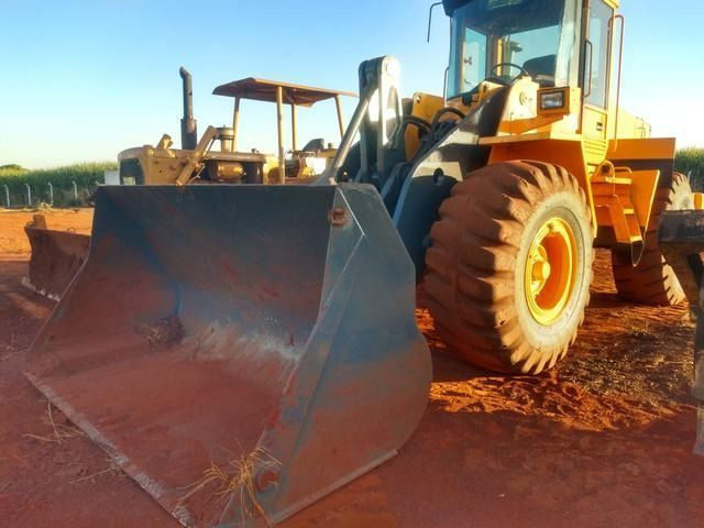 Volvo l120c, recém reformada !