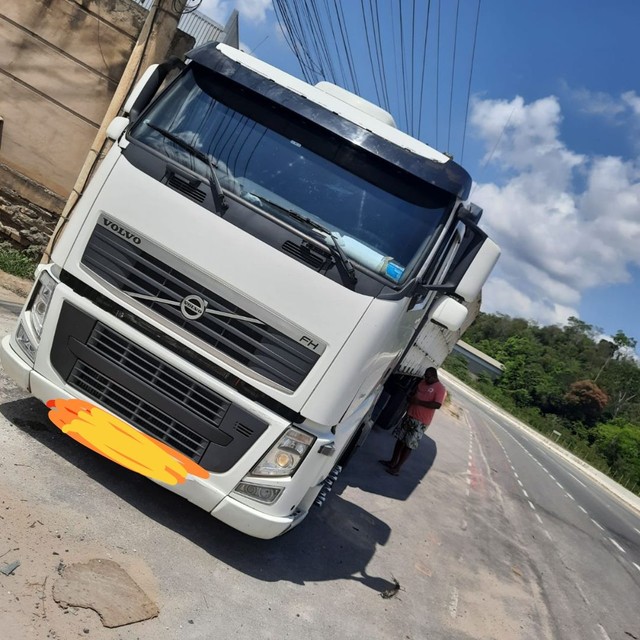 VOLVO 520 6 X4. CAVALINHO 2011 AUTOMÁTICO