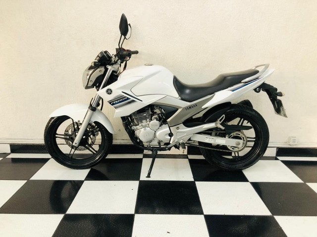 MOTO YAMAHA FAZER 250  VENDO PARCELAD 