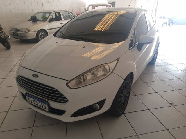 FIESTA SEDAN TITANIUM 1.6 AUTOMÁTICO