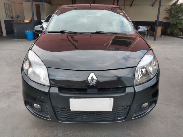 VENDO TROCO FINANCIO SANDERO 2013 UBER