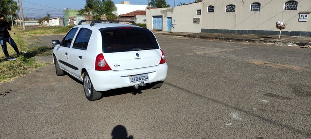 RENAULT CLIO ECONÔMICO