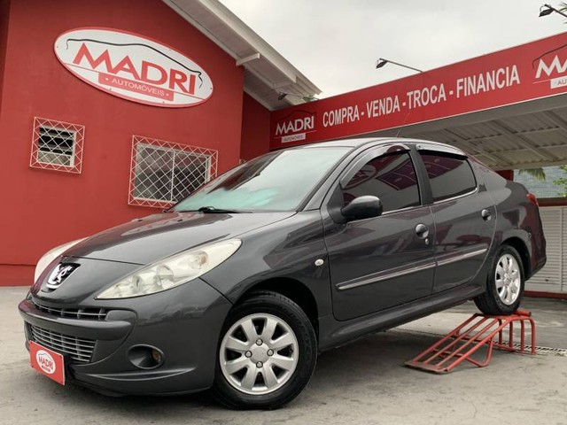 Peugeot 207 1.4 Sedan Xr Passion 8v 4p à venda em Curitiba - PR