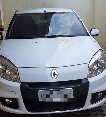 VEICULO RENAULT SANDERO