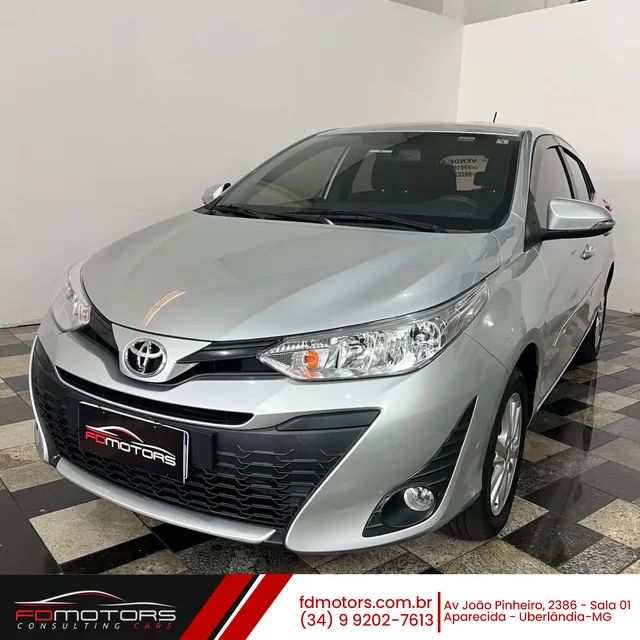TOYOTA YARIS Prata 2019