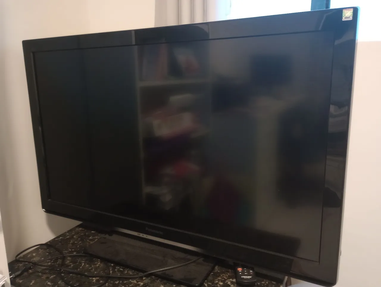 TV LCD Full HD Panasonic 42"<br>Com entradas : SB, USB e HDMIs