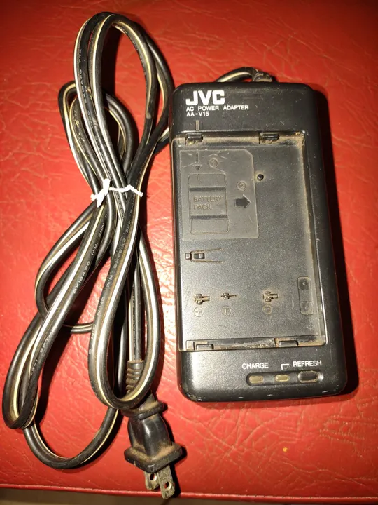 Carregador Original Para Câmera Jvc - Modelo Aa-v15u