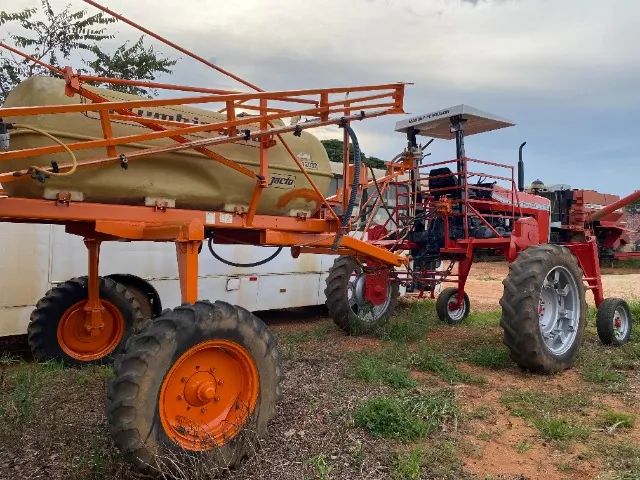 Trator MF 275  com Trampulo Pulverizador  - Foto 5