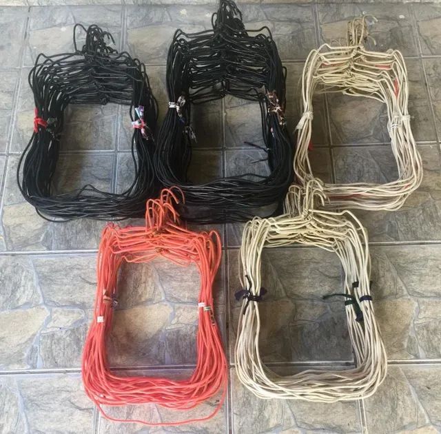 Cabide silhueta de ferro revertido com borracha protetora - Foto 2