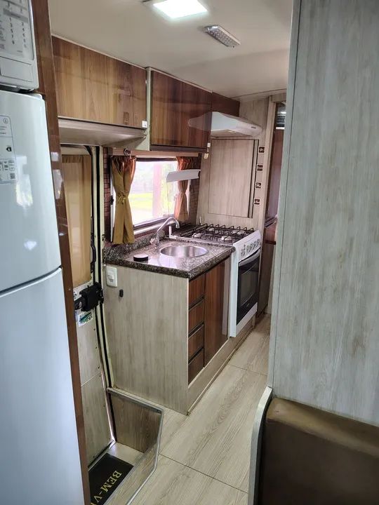 Motorhome PLACA PRETA Larturist 195.000km originais - Foto 11